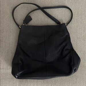 Elegant Black Leather Shoulder Bag